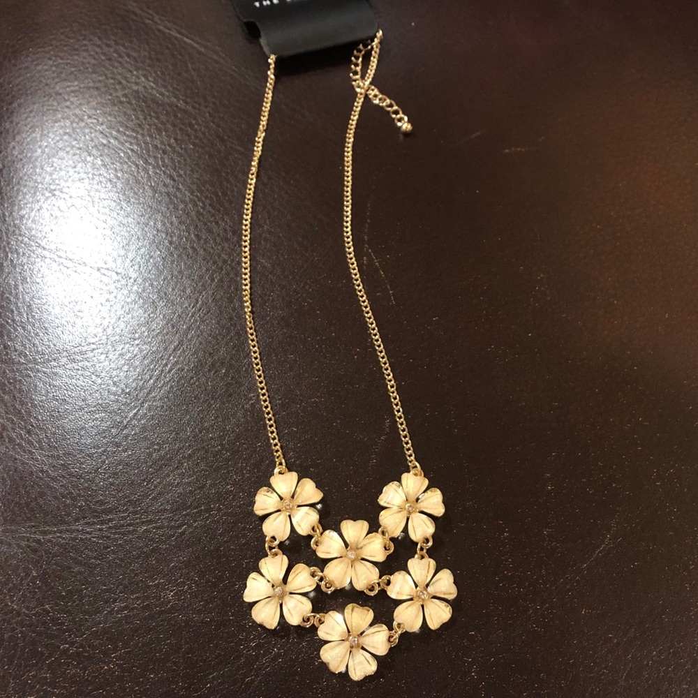 NWT The Limited Elegant Floral Statement Necklace - Picture 1 of 5